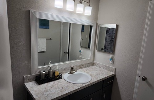 Northeast Carrollton Apartment | Nice apartment unit near restaurants & bars