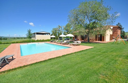 Gallina Apartment | Nice apartment with pool, WIFI, TV, panoramic view and parking, close to Montepulciano