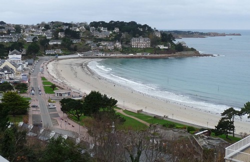 Perros-Guirec Apartment | Nice apartment with sea view a few meters away and balcony, close to shops.
