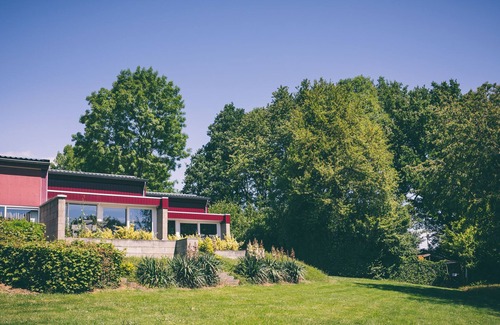 Strucht House | Nice bungalow with sauna and bubble bath, on a holiday park, 4 km. Valkenburg