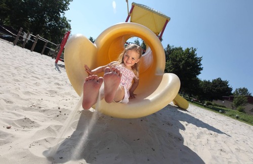 Strucht House | Nice bungalow with sauna and bubble bath, on a holiday park, 4 km. Valkenburg