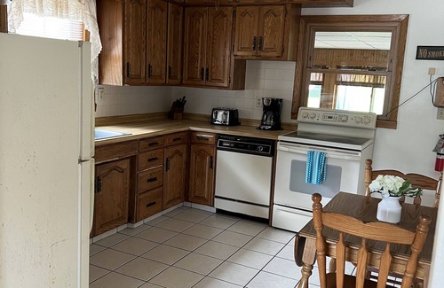 Ferryville House | Nice Cape Cod home near the Mississippi River (Scenic River Inn)