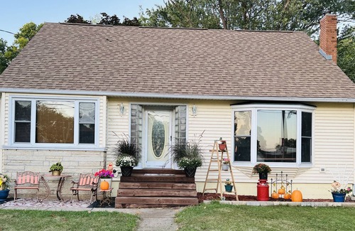 Ferryville House | Nice Cape Cod home near the Mississippi River (Scenic River Inn)