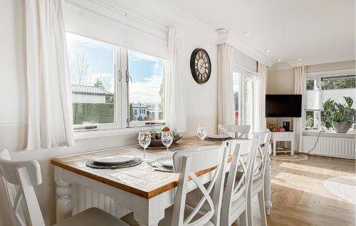 Krachtighuizen Other | Nice Chalet In Putten