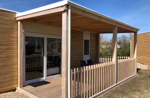 Nunspeet Ski Chalet | Nice chalet with veranda, near the Veluwemeer