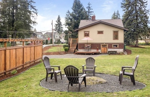 Kirkland House | Nice, clean and cozy place to stay with family and friends