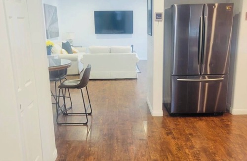 Paramount House | Nice&confortable/house in wonderful Paramount with free park