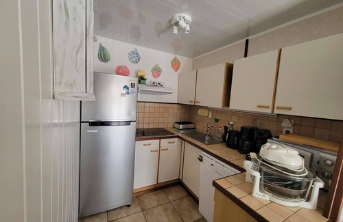 Portiragnes-Plage House | Nice corner villa located in LES TAMARIS with AIRCO, 2 bedrooms, 4 people,Wifi, 500m from the.