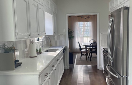 South Baton Rouge House | Nice & cozy 3 Bedroom & 2 bathroom home located in the heart of Baton Rouge.