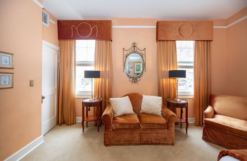 Durham Apartment | Nice + Cozy Studio in Durham, steps away from Duke