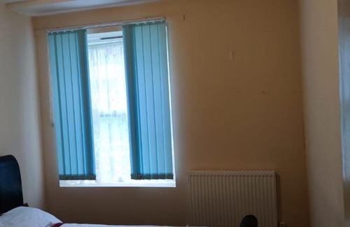 Thornton House | Nice Double Bedroom at Streatham Place