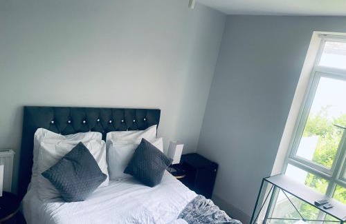 Barking House | Nice Double Room with private Bathroom