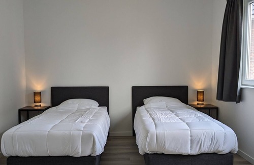 Municipality of Nissewaard House | Nice holiday home in Simonshaven with garden