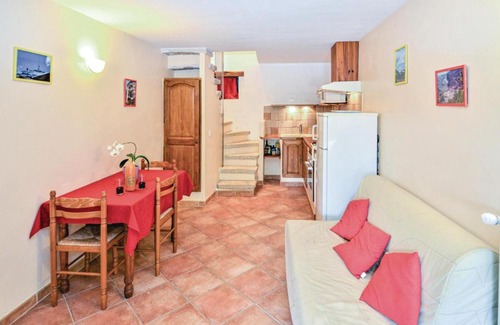 Saint-Leger-du-Ventoux House | Nice home in Saint Lger du Ventoux with 2 Bedrooms and Outdoor swimming pool