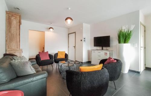 Adinkerke House | Nice Home In De Panne With Kitchen