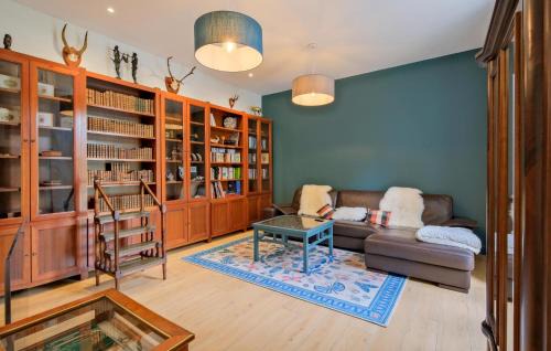 Gans House | Nice Home In Gans With Kitchen