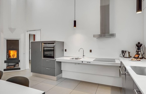 Grena Strand House | Nice home in Grenaa with kitchen