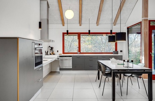 Grena Strand House | Nice home in Grenaa with kitchen
