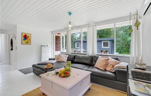 Falen House | Nice Home In Hemmet With Kitchen