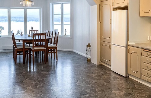 Hunge House | Nice home in Hunge with house sea view