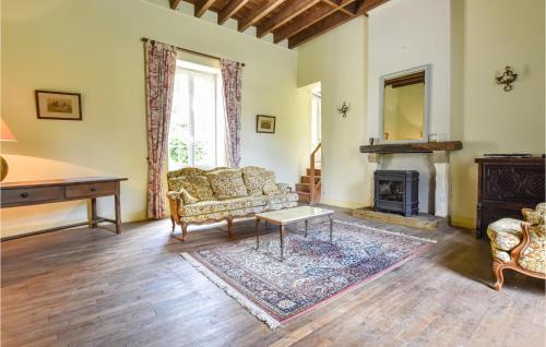 La Chapelle-Hermier House | Nice Home In La Chapelle Hermier