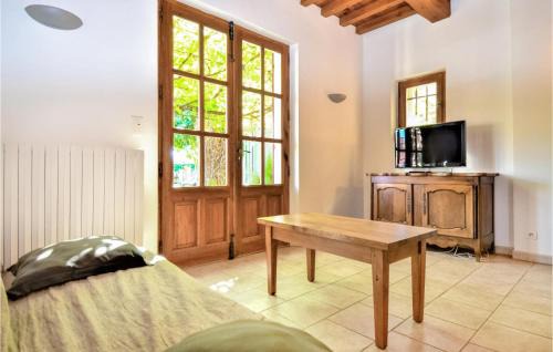 Maillane House | Nice Home In Maillane With Wifi