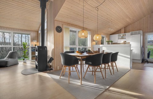 Mommark Strand House | Nice home in Sydals with sauna