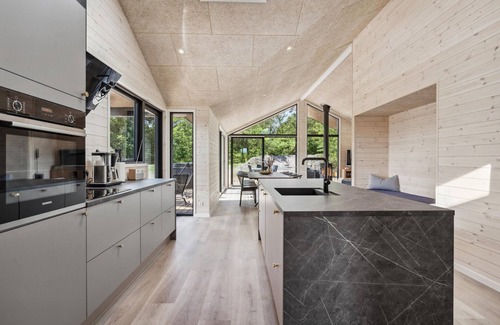 Skaven Strand House | Nice home in Tarm with WiFi