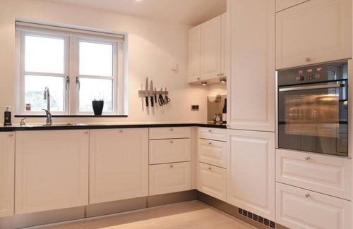 Øhuse House | Nice home in Ulfborg with kitchen