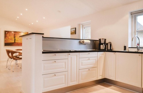 Øhuse House | Nice home in Ulfborg with kitchen