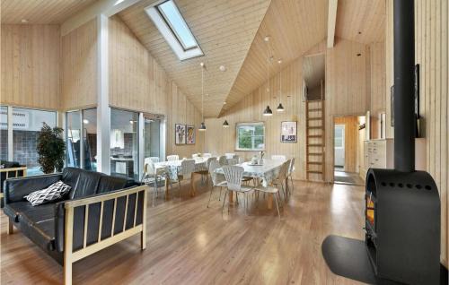 Vejers Strand House | Nice Home In Vejers Strand With Kitchen