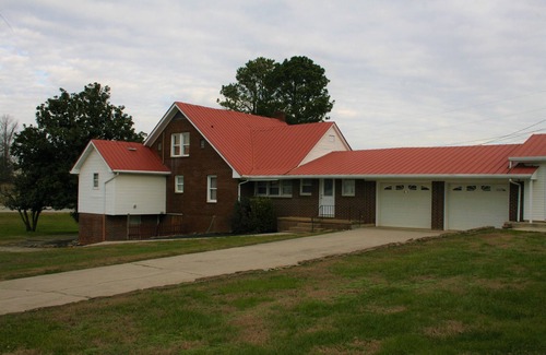 Maryville House | Nice Home Located Near The Smokie Mountains and The Dragon