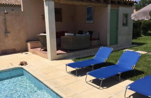 Mouries Villa | nice home rental in the hearth of the village mouriès, in the natural park of the alpilles