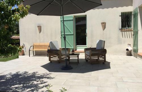 Mouries Villa | nice home rental in the hearth of the village mouriès, in the natural park of the alpilles