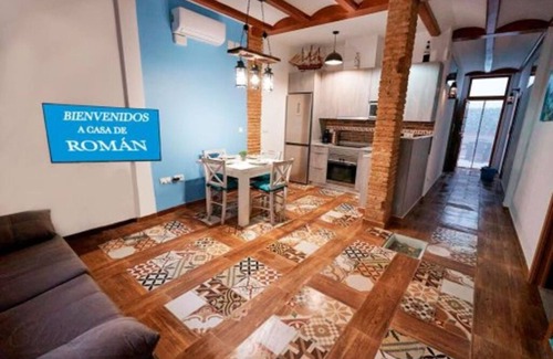 El Cabanyal House | Nice house with 3 bathrooms, patio near the beach