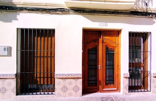 El Cabanyal House | Nice house with 3 bathrooms, patio near the beach