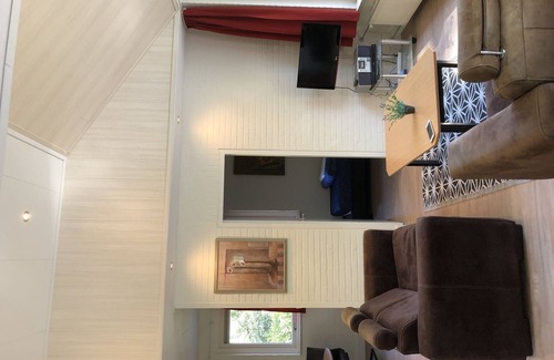 Stramproy House | Nice house with a microwave, located near a pond