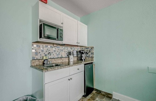 Myrtle Beach Condo | Nice Landmark Resort Direct Oceanfront Low Floor!