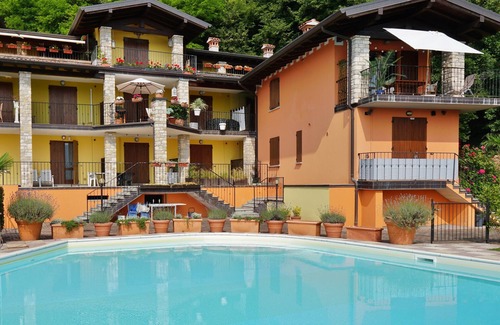 Villanuova sul Clisi Apartment | Nice little apartment in residence with swimming pool