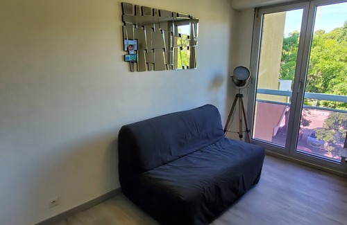 Carry-le-Rouet Apartment | Nice little studio in the center of Carry le rouet in a secure residence