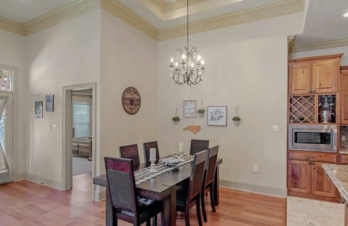 Old Jefferson House | Nice Luxury Home Perfect For The Summer