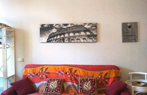 Fiumicino House | Nice one bedroom apartment with kitchenette and toilet, five beds