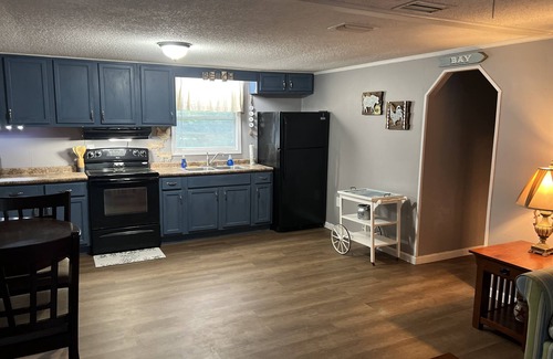 Apalachicola House | Nice quite neighborhood-10 min from the beach
