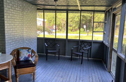 Apalachicola House | Nice quite neighborhood-10 min from the beach