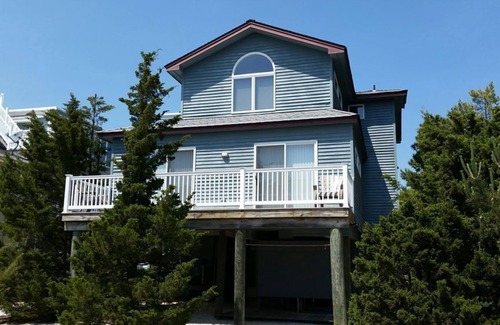 Barnegat Light House | Nice reversed living home, located 3rd from beach in Barneghat Light.