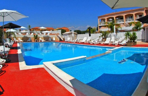 Les Bormettes Apartment | Nice Studio 4 pers 250 meters from the BEACH with HEATED POOL & TENNIS (102)