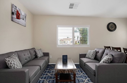 Mid-Wilshire House | Nice Trendy Stay in close proximity to hotspots