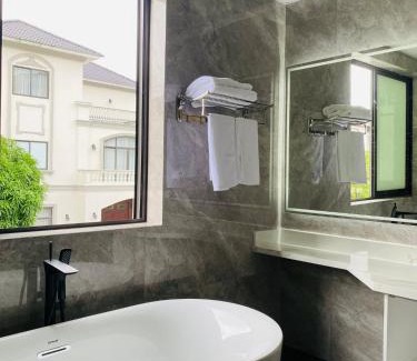 Bai Chay Villa | Nice Villa Venuestay