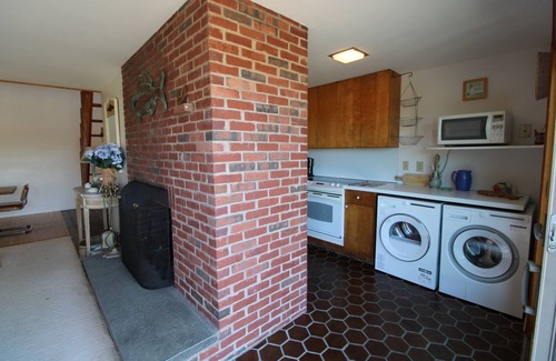 Wellfleet House | Nicely Furnished Home, Close to Lt. Island (1641)