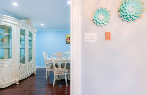Brampton House | Nicely Upgraded and Decorated House With a Luxurious Touch